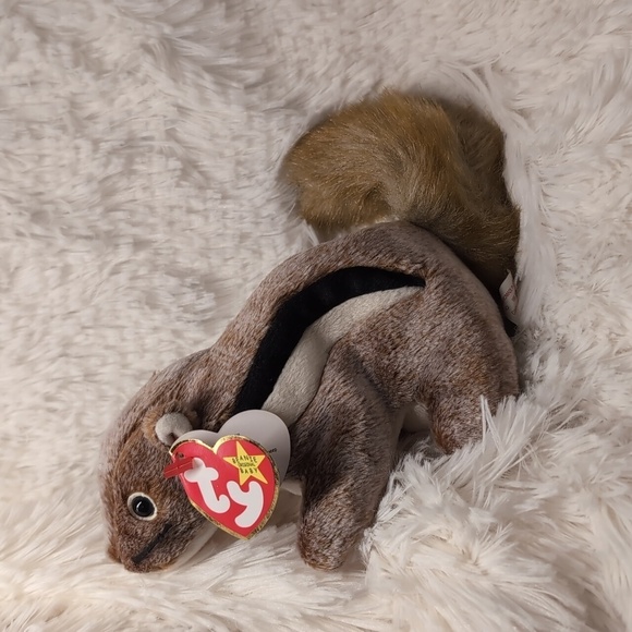 TY CHIPPER the Squirrel Beanie Baby 1999 Vintage Toy Collectible BD 4-21-99 - Picture 1 of 8